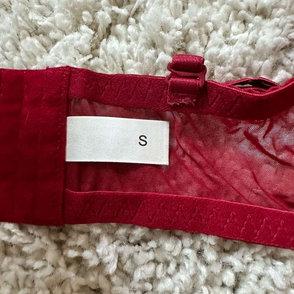 Super cute sexy cherry red lacy bra comfy casual bra. For B cups. Approx… - Picture 5 of 5